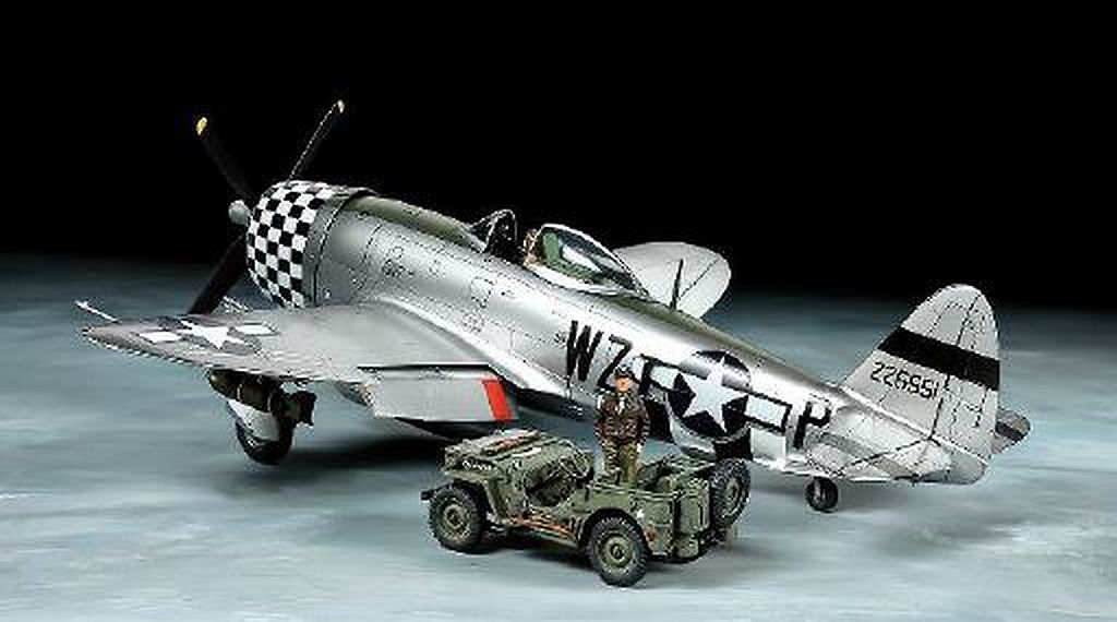 Tamiya 1/48 Republic P-47D Thunderbolt "Bubbletop" & 1/4-ton 4X4 Light Vehicle