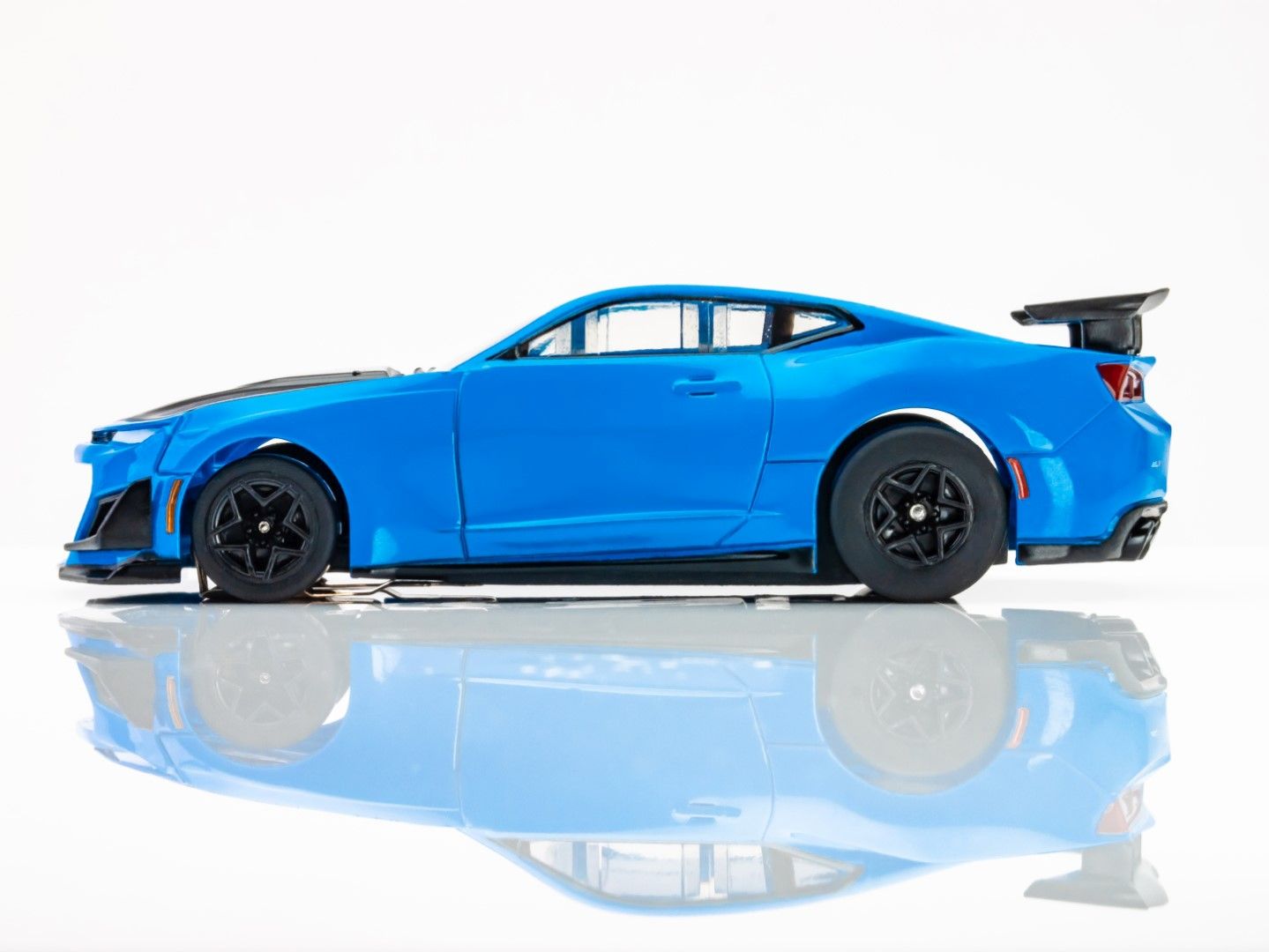 AFX 2021 Camaro 1LE - Rapid Blue
