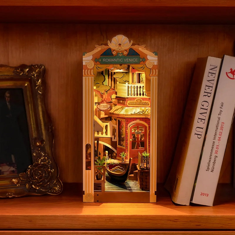 Romantic Venice Book Nook &amp; Wonderland
