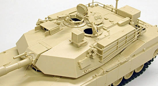 Tamiya 1/35 M1A2 Abrams Main Battle Tank